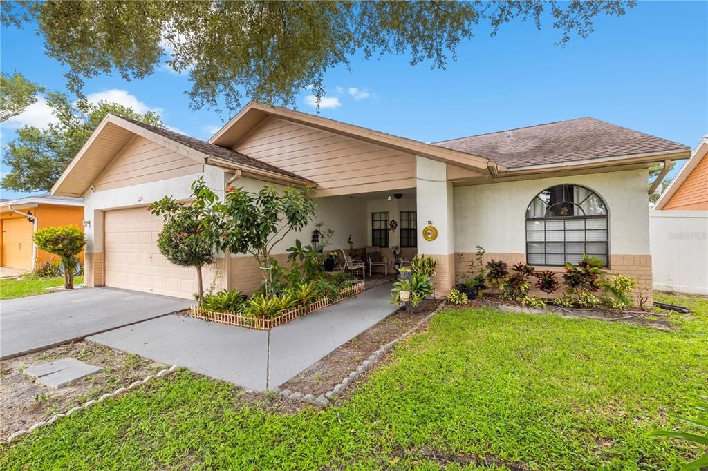 En Venta: $335,000 (4 camas, 2 baños, 1591 Pies cuadrados)