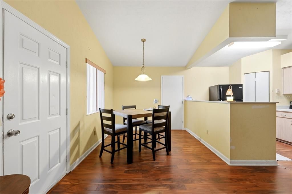 For Sale: $225,000 (3 beds, 1 baths, 1022 Square Feet)