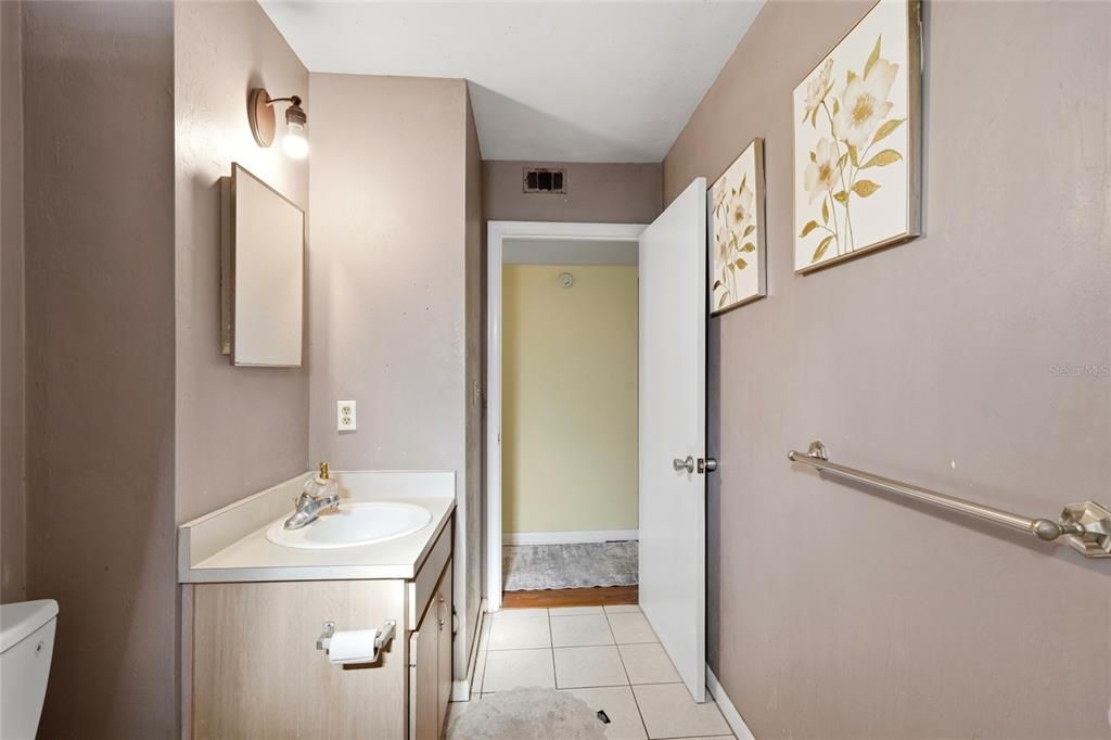 For Sale: $225,000 (3 beds, 1 baths, 1022 Square Feet)