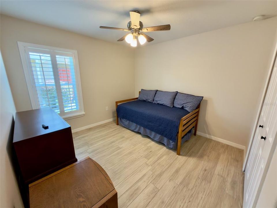 For Sale: $255,000 (3 beds, 2 baths, 1300 Square Feet)