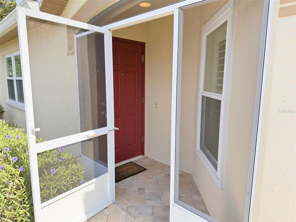 For Sale: $255,000 (3 beds, 2 baths, 1300 Square Feet)