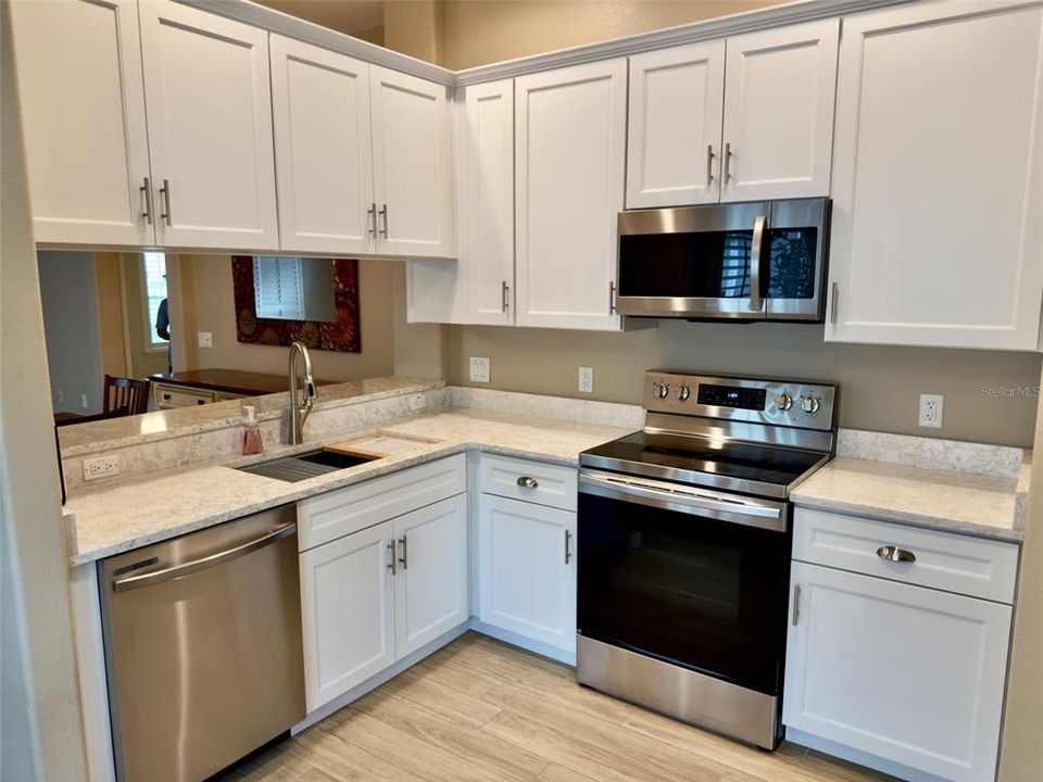 For Sale: $255,000 (3 beds, 2 baths, 1300 Square Feet)