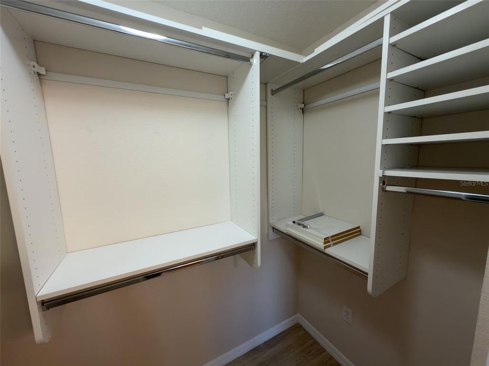For Sale: $255,000 (3 beds, 2 baths, 1300 Square Feet)