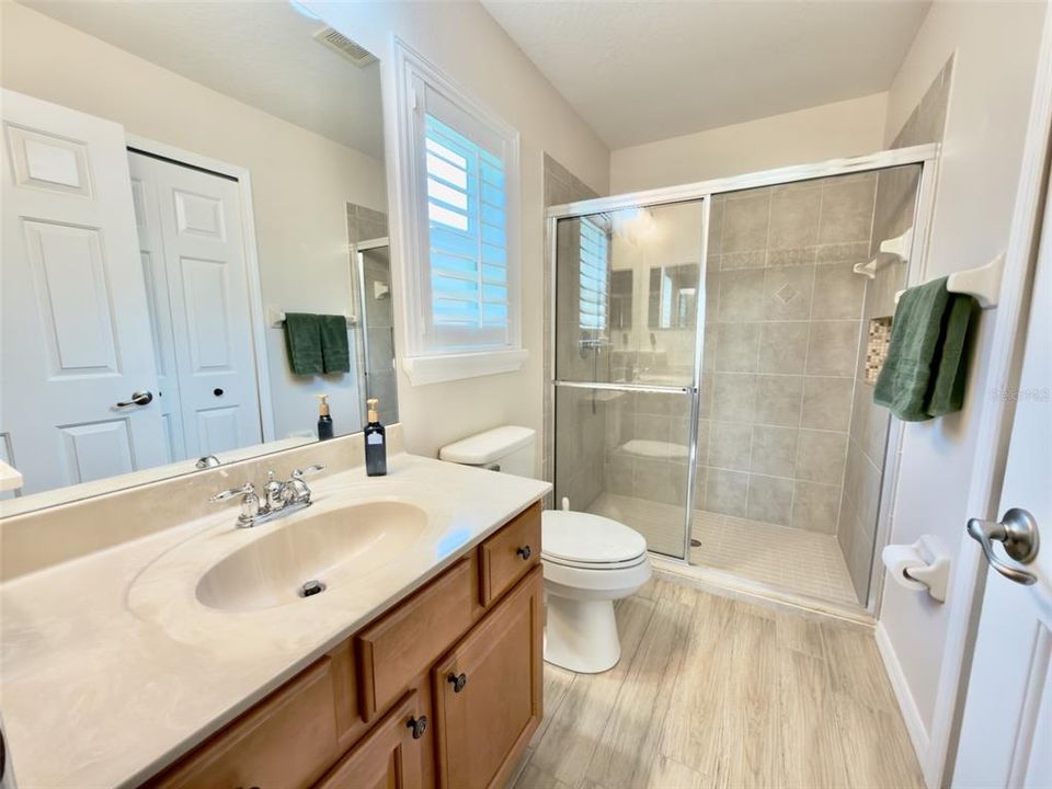 For Sale: $255,000 (3 beds, 2 baths, 1300 Square Feet)