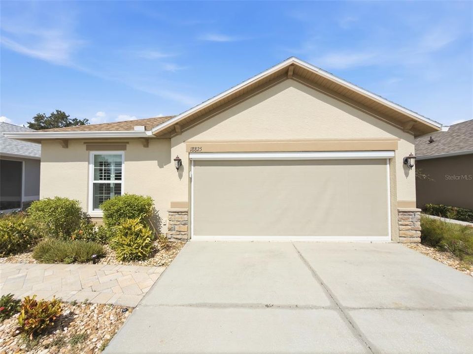 For Sale: $255,000 (3 beds, 2 baths, 1300 Square Feet)