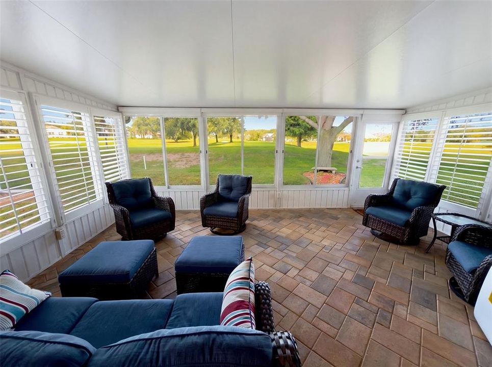 For Sale: $255,000 (3 beds, 2 baths, 1300 Square Feet)