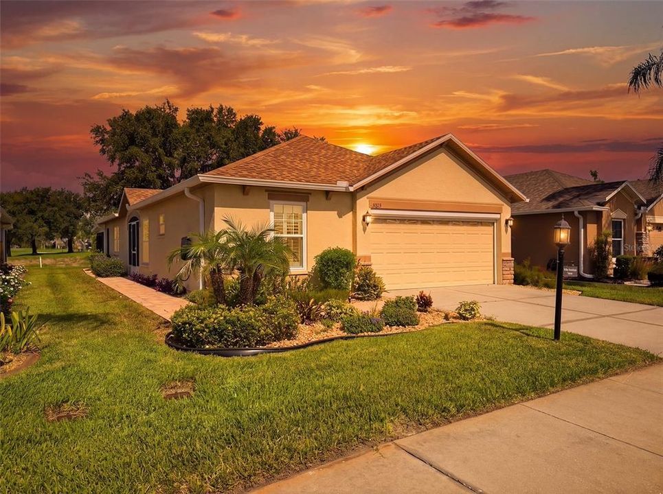 For Sale: $255,000 (3 beds, 2 baths, 1300 Square Feet)