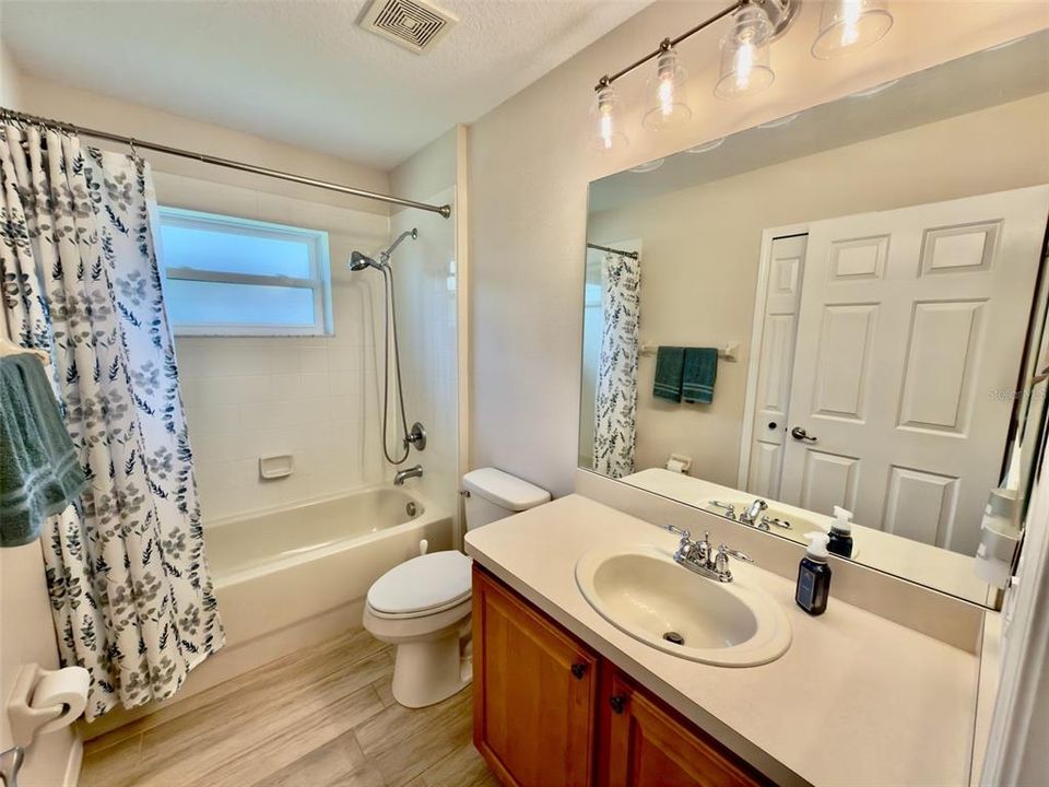 For Sale: $255,000 (3 beds, 2 baths, 1300 Square Feet)