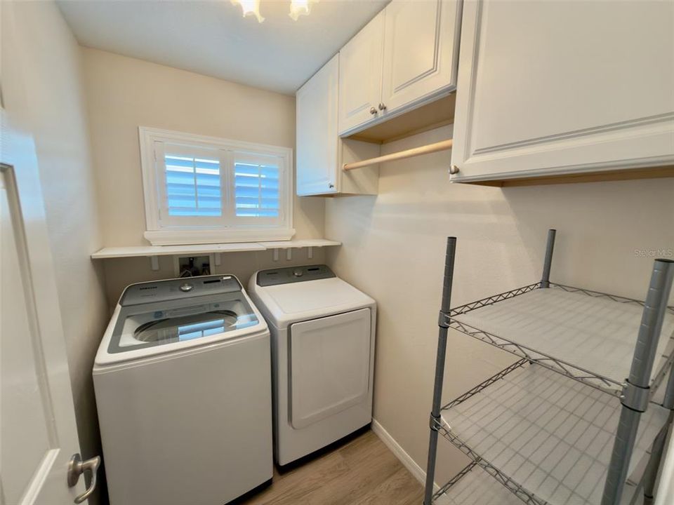 For Sale: $255,000 (3 beds, 2 baths, 1300 Square Feet)