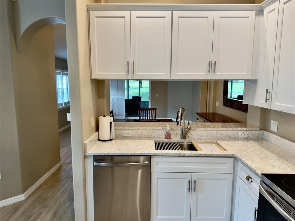 For Sale: $255,000 (3 beds, 2 baths, 1300 Square Feet)