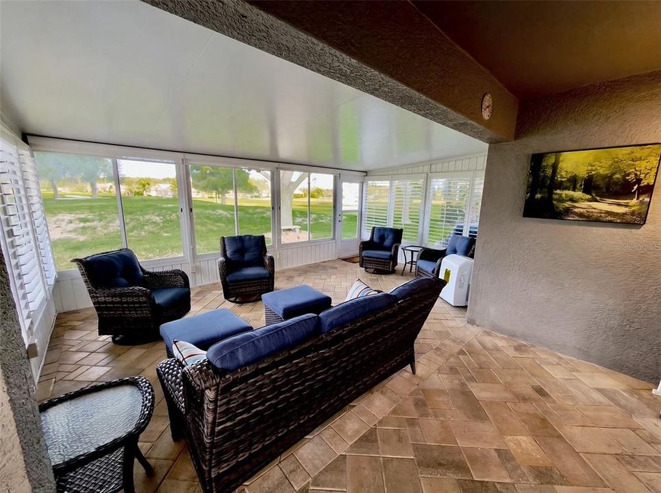 For Sale: $255,000 (3 beds, 2 baths, 1300 Square Feet)