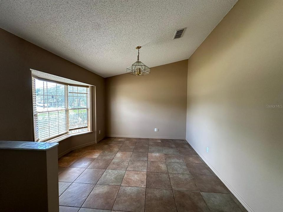 For Rent: $2,100 (3 beds, 2 baths, 2028 Square Feet)