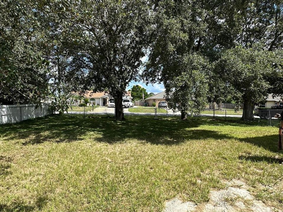For Rent: $2,100 (3 beds, 2 baths, 2028 Square Feet)
