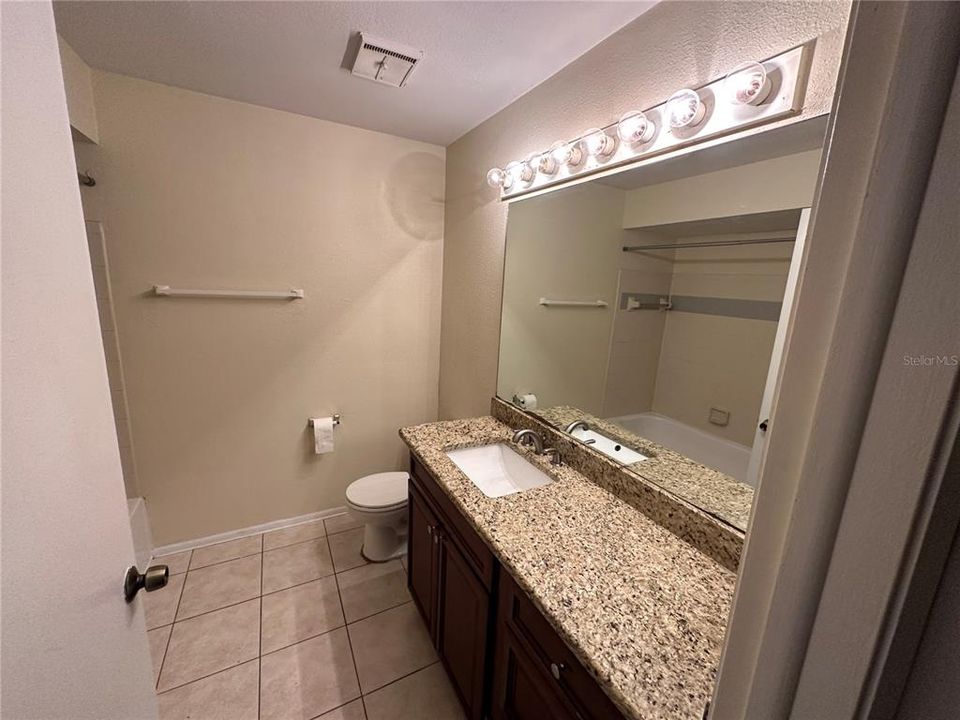 For Sale: $120,000 (1 beds, 1 baths, 660 Square Feet)