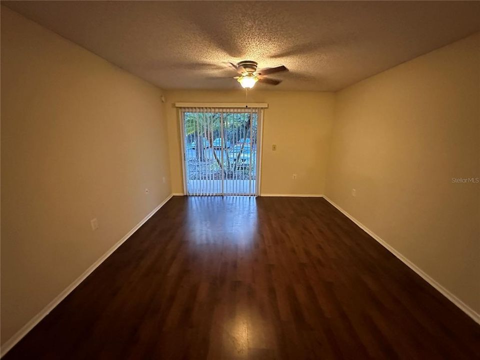 For Sale: $120,000 (1 beds, 1 baths, 660 Square Feet)