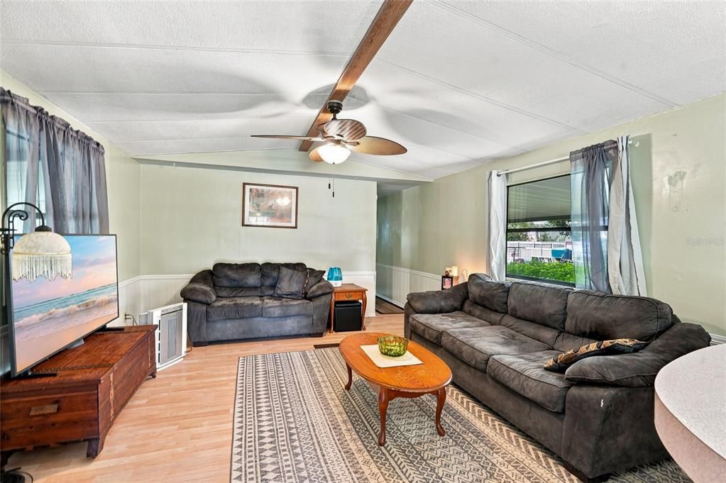 For Sale: $144,900 (3 beds, 3 baths, 1344 Square Feet)