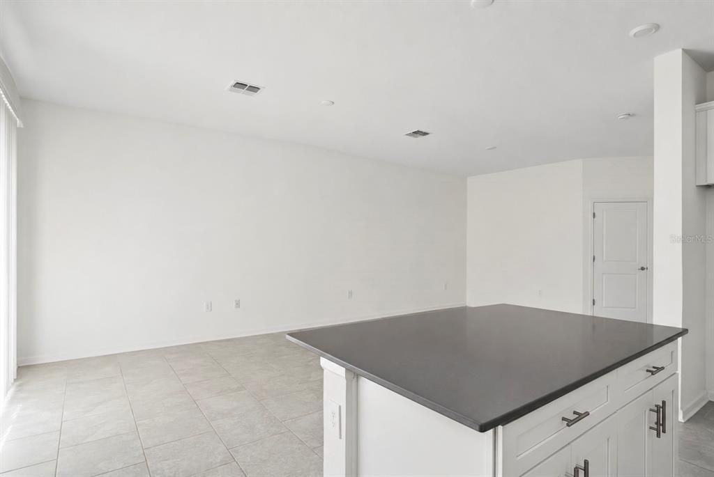 For Sale: $330,000 (3 beds, 2 baths, 1797 Square Feet)