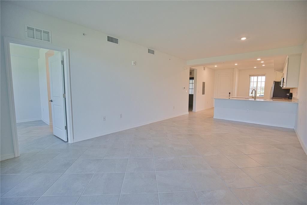 For Rent: $1,800 (2 beds, 2 baths, 1124 Square Feet)