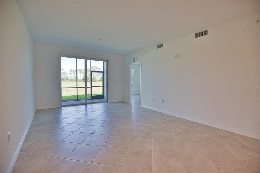 For Rent: $1,800 (2 beds, 2 baths, 1124 Square Feet)