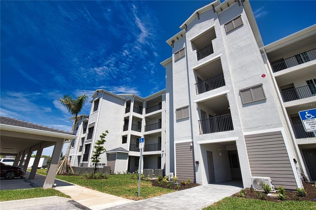 For Rent: $1,800 (2 beds, 2 baths, 1124 Square Feet)