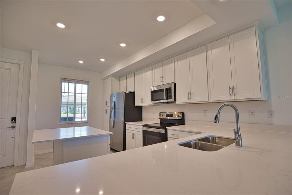 For Rent: $1,800 (2 beds, 2 baths, 1124 Square Feet)