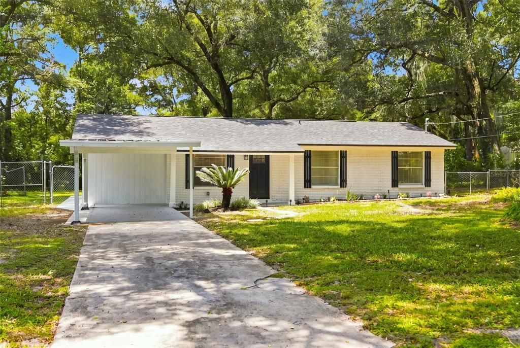 For Sale: $289,900 (3 beds, 2 baths, 1275 Square Feet)