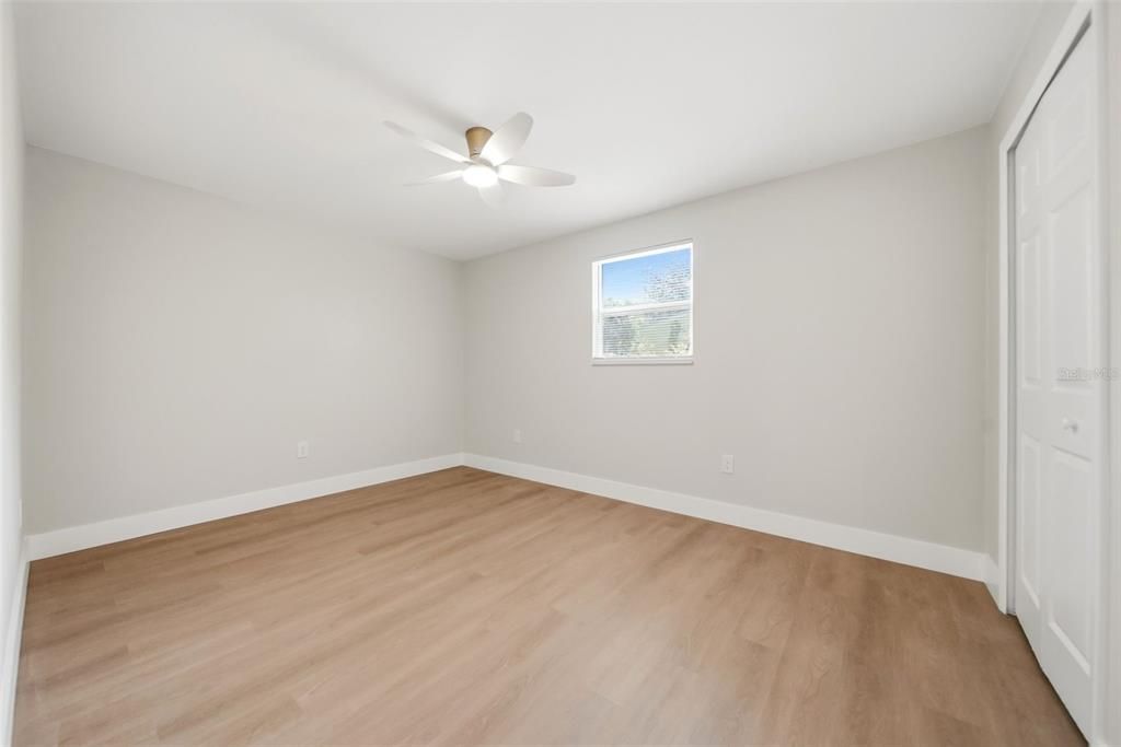 For Sale: $289,900 (3 beds, 2 baths, 1275 Square Feet)