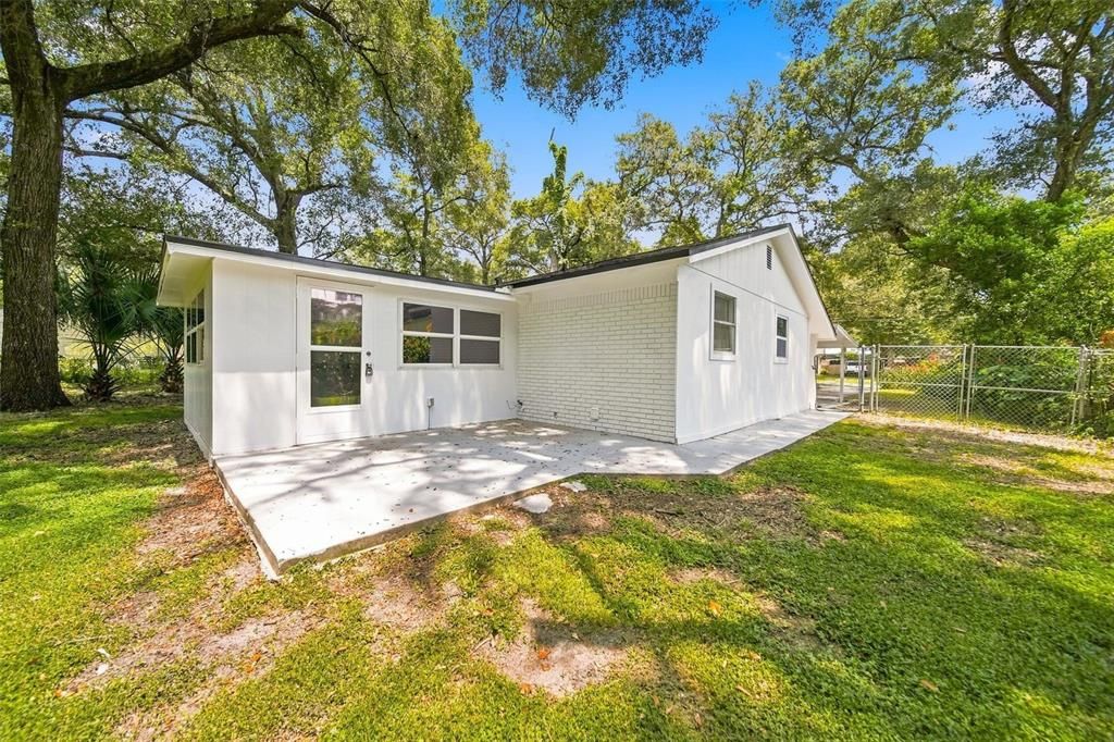 For Sale: $289,900 (3 beds, 2 baths, 1275 Square Feet)