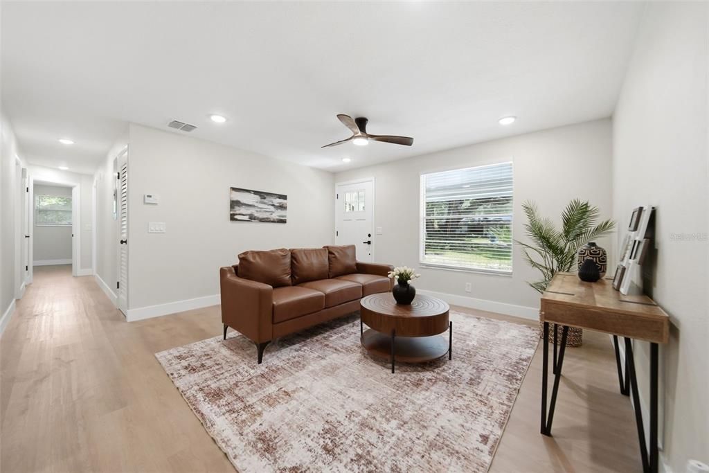 For Sale: $289,900 (3 beds, 2 baths, 1275 Square Feet)