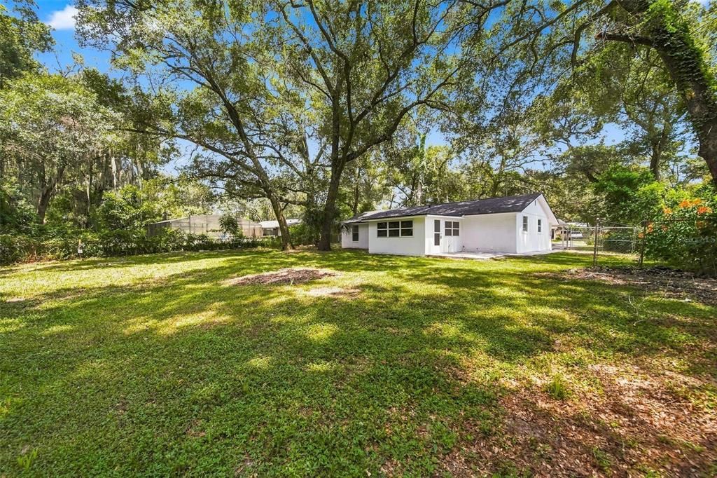 For Sale: $289,900 (3 beds, 2 baths, 1275 Square Feet)