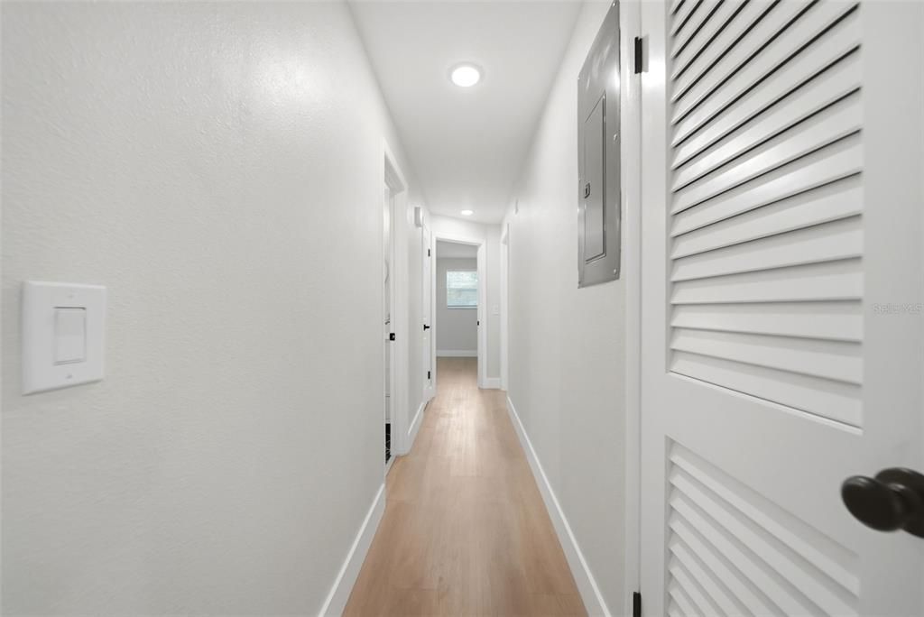 For Sale: $289,900 (3 beds, 2 baths, 1275 Square Feet)
