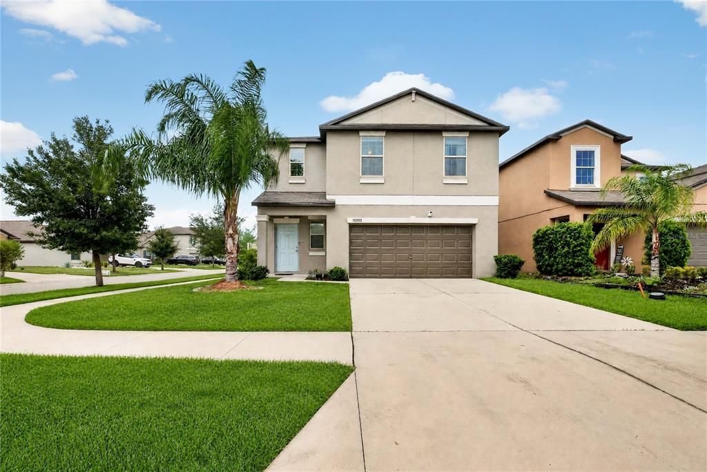 For Sale: $325,000 (4 beds, 2 baths, 1914 Square Feet)