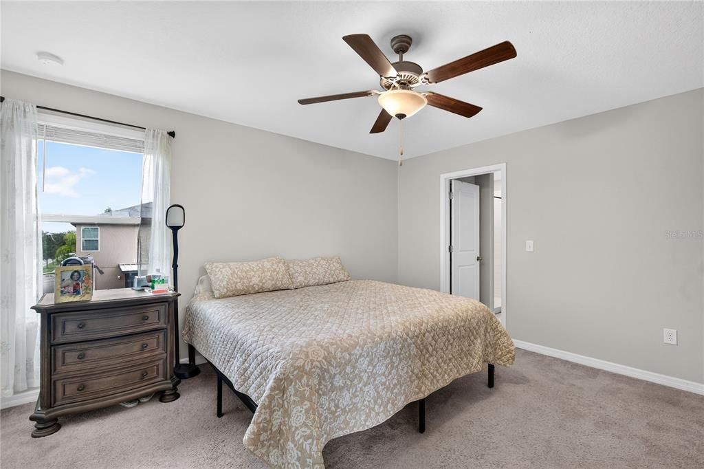 For Sale: $325,000 (4 beds, 2 baths, 1914 Square Feet)
