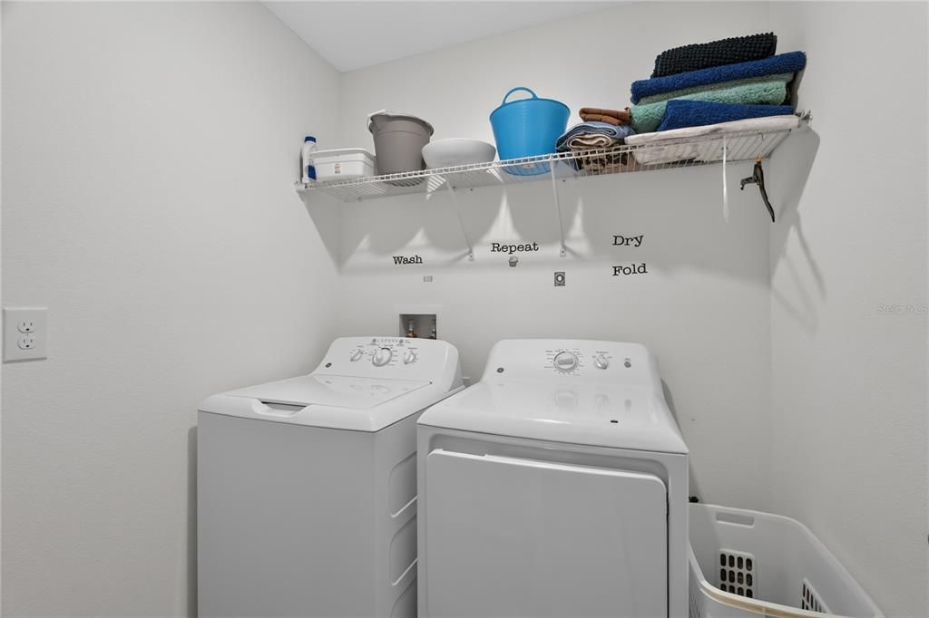 For Sale: $325,000 (4 beds, 2 baths, 1914 Square Feet)
