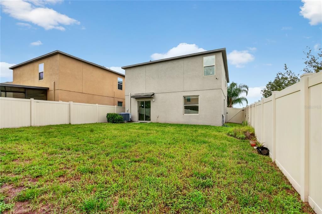 For Sale: $325,000 (4 beds, 2 baths, 1914 Square Feet)