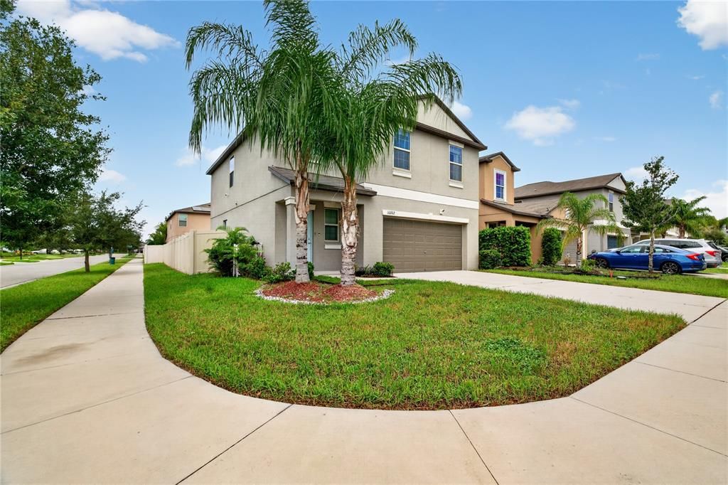 For Sale: $325,000 (4 beds, 2 baths, 1914 Square Feet)