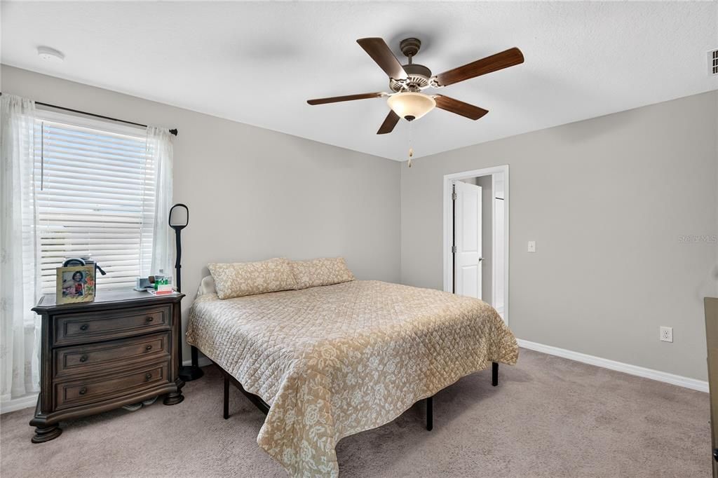 For Sale: $325,000 (4 beds, 2 baths, 1914 Square Feet)