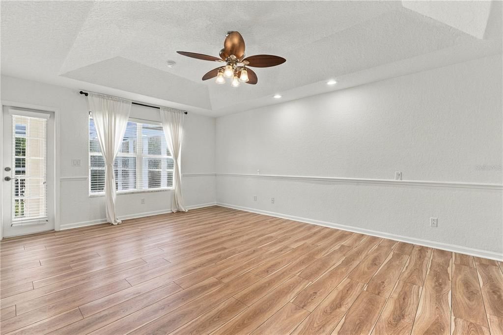 На продажу: $985,000 (6 спален, 3 ванн, 3622 Квадратных фут)