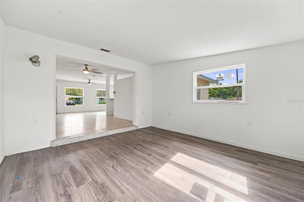 For Sale: $330,000 (3 beds, 2 baths, 1346 Square Feet)