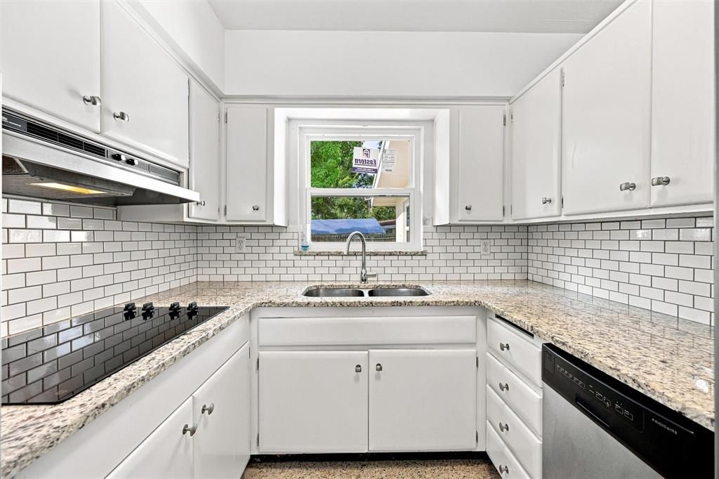 For Sale: $330,000 (3 beds, 2 baths, 1346 Square Feet)
