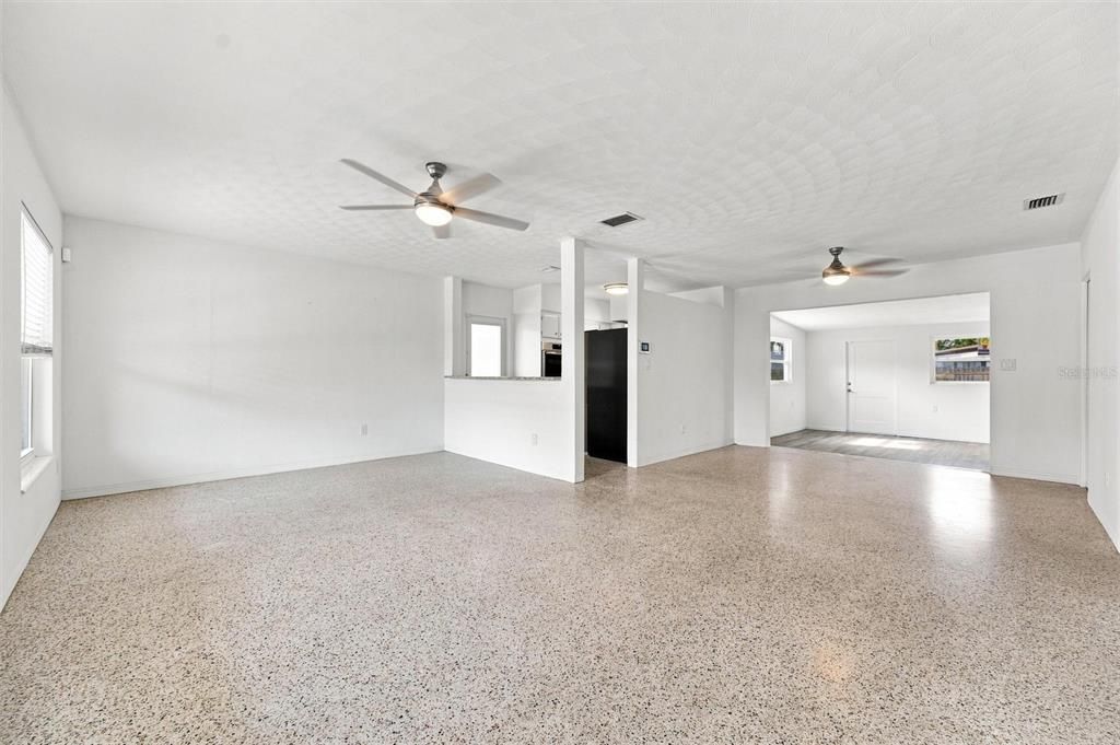 For Sale: $330,000 (3 beds, 2 baths, 1346 Square Feet)