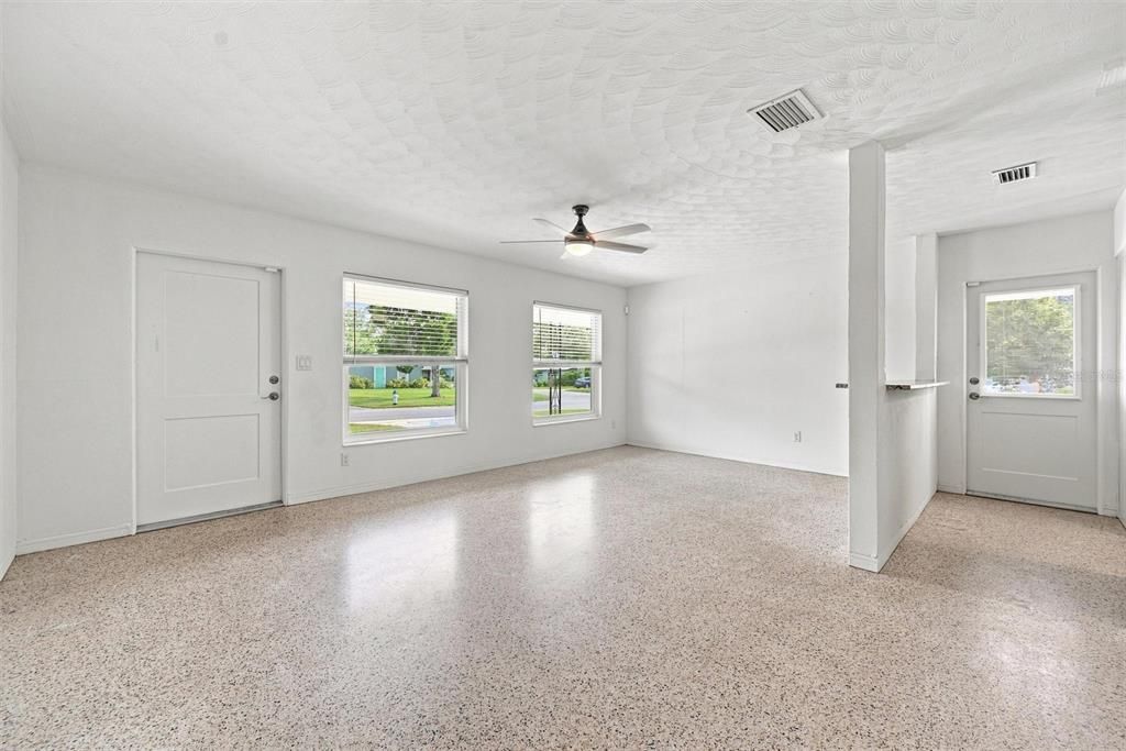 For Sale: $330,000 (3 beds, 2 baths, 1346 Square Feet)