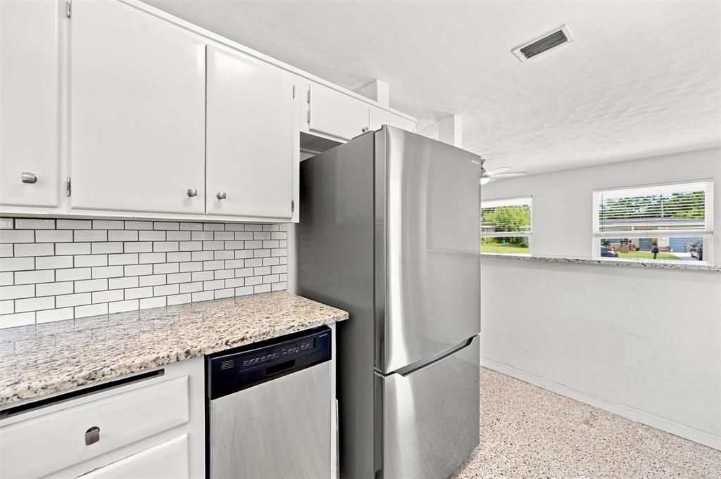 For Sale: $330,000 (3 beds, 2 baths, 1346 Square Feet)