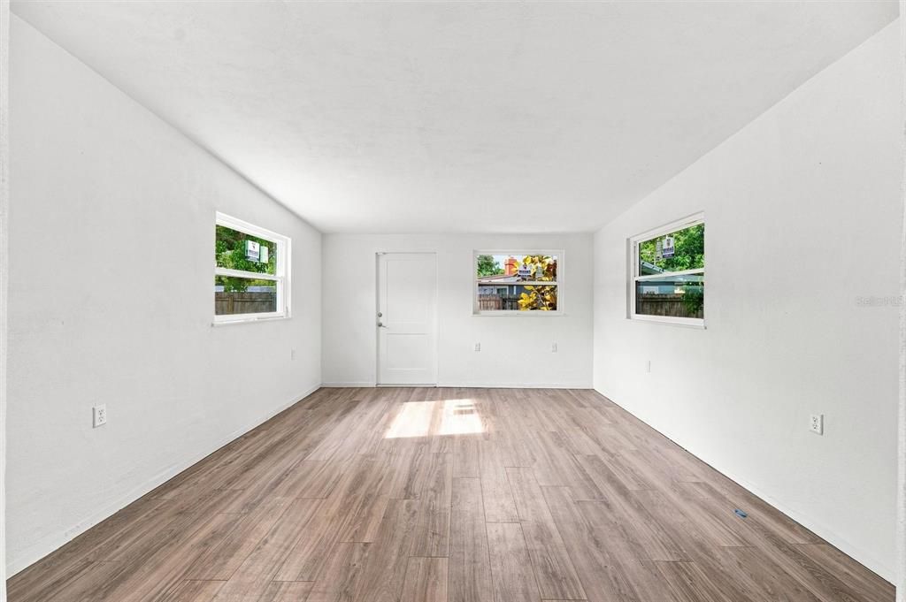 For Sale: $330,000 (3 beds, 2 baths, 1346 Square Feet)