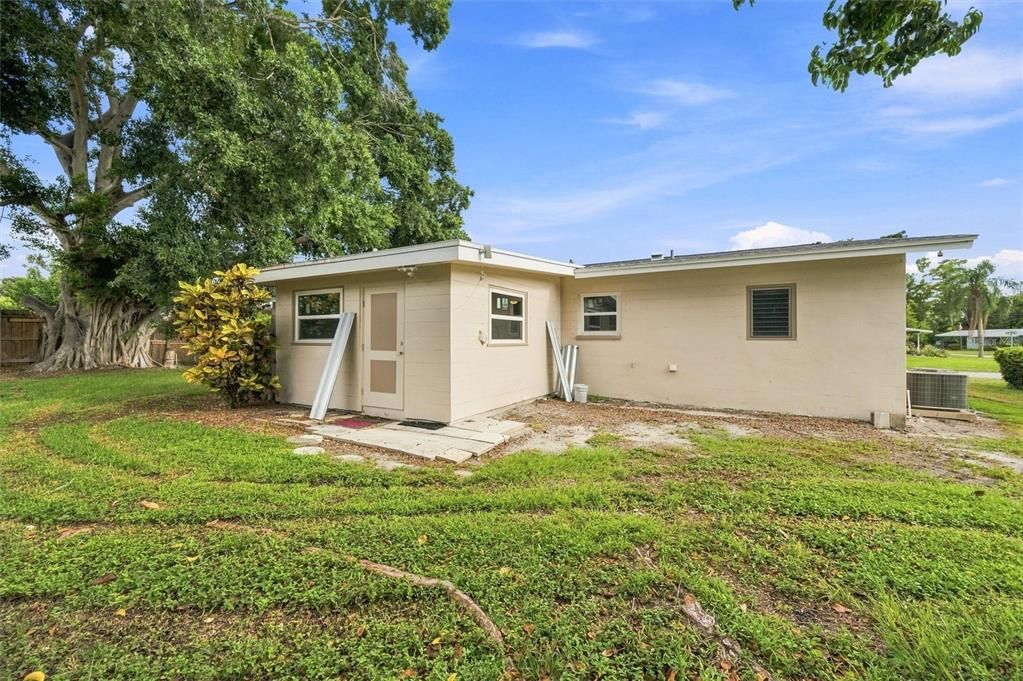 For Sale: $330,000 (3 beds, 2 baths, 1346 Square Feet)