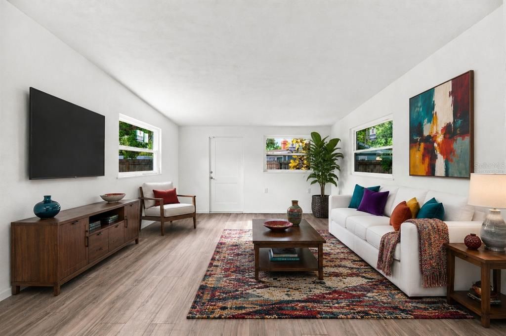 For Sale: $330,000 (3 beds, 2 baths, 1346 Square Feet)