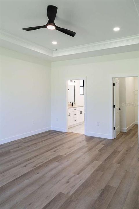 For Sale: $329,000 (3 beds, 2 baths, 1556 Square Feet)