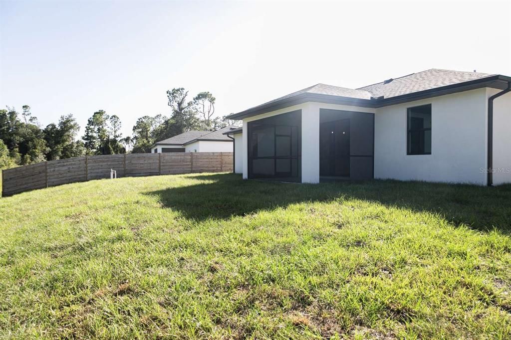 For Sale: $329,000 (3 beds, 2 baths, 1556 Square Feet)