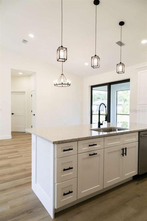For Sale: $329,000 (3 beds, 2 baths, 1556 Square Feet)