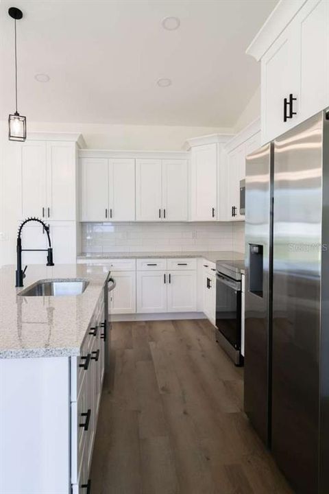 For Sale: $329,000 (3 beds, 2 baths, 1556 Square Feet)